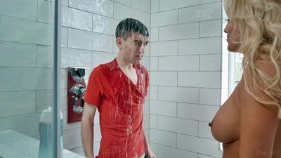 Племянник мечтая о сексе офигел, когда голая тетя спалила нахала при попытке вздрочнуть на нее в душе