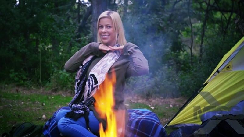 Уединение на природе, костер, вино, трахули…